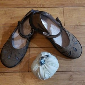 Jambu all terrain traction leather mary janes